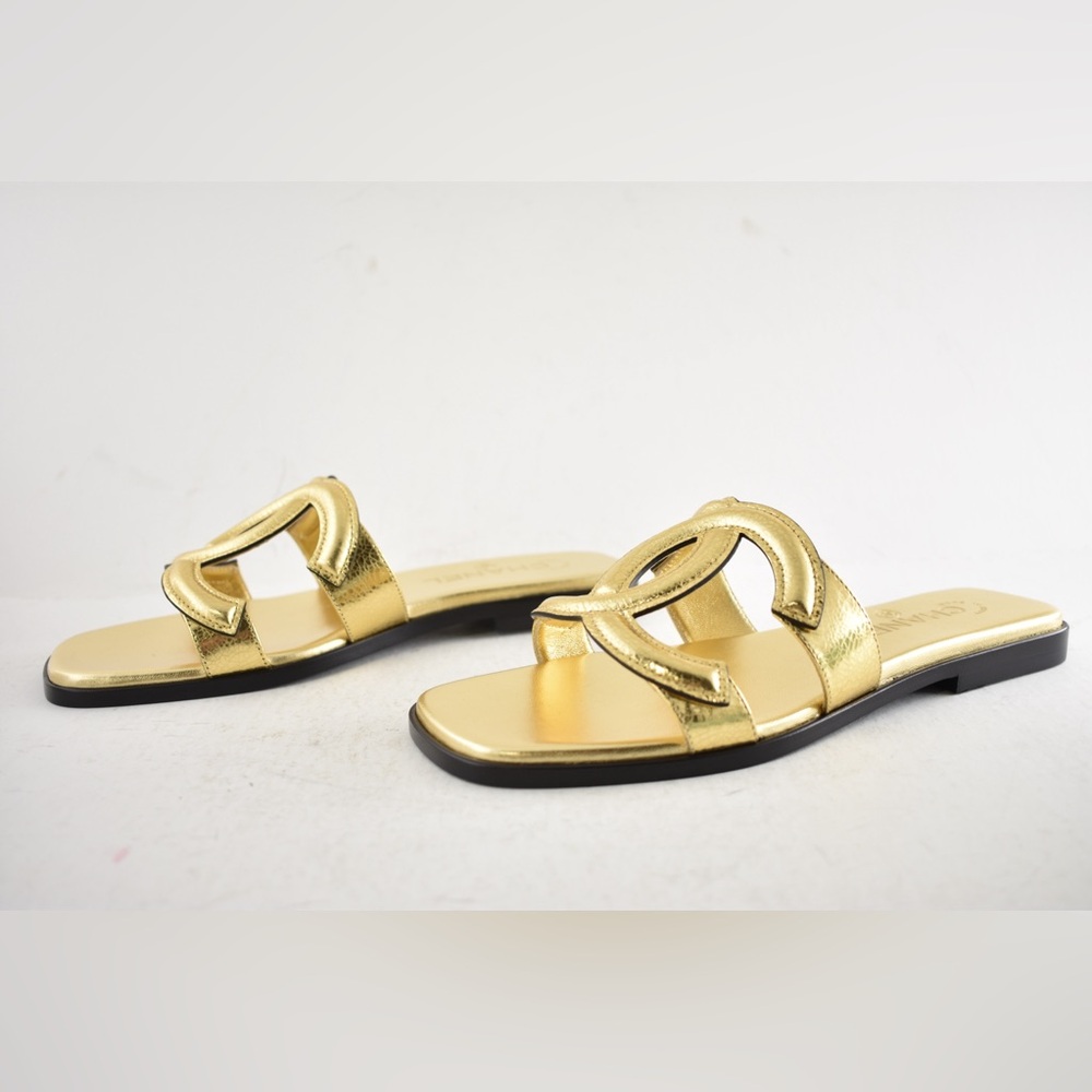 Chanel 26S Golden Gold Cracked Leather XL CC Logo Mule Slide Flat Sandal 37 - Picture 13 of 16